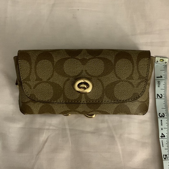 Coach sunglass case - Picture 8 of 8